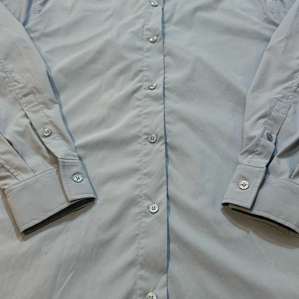 Athleta Blue Button Up Shirt Size M Lightweight w/ Zipper Pocket - Picture 2 of 16